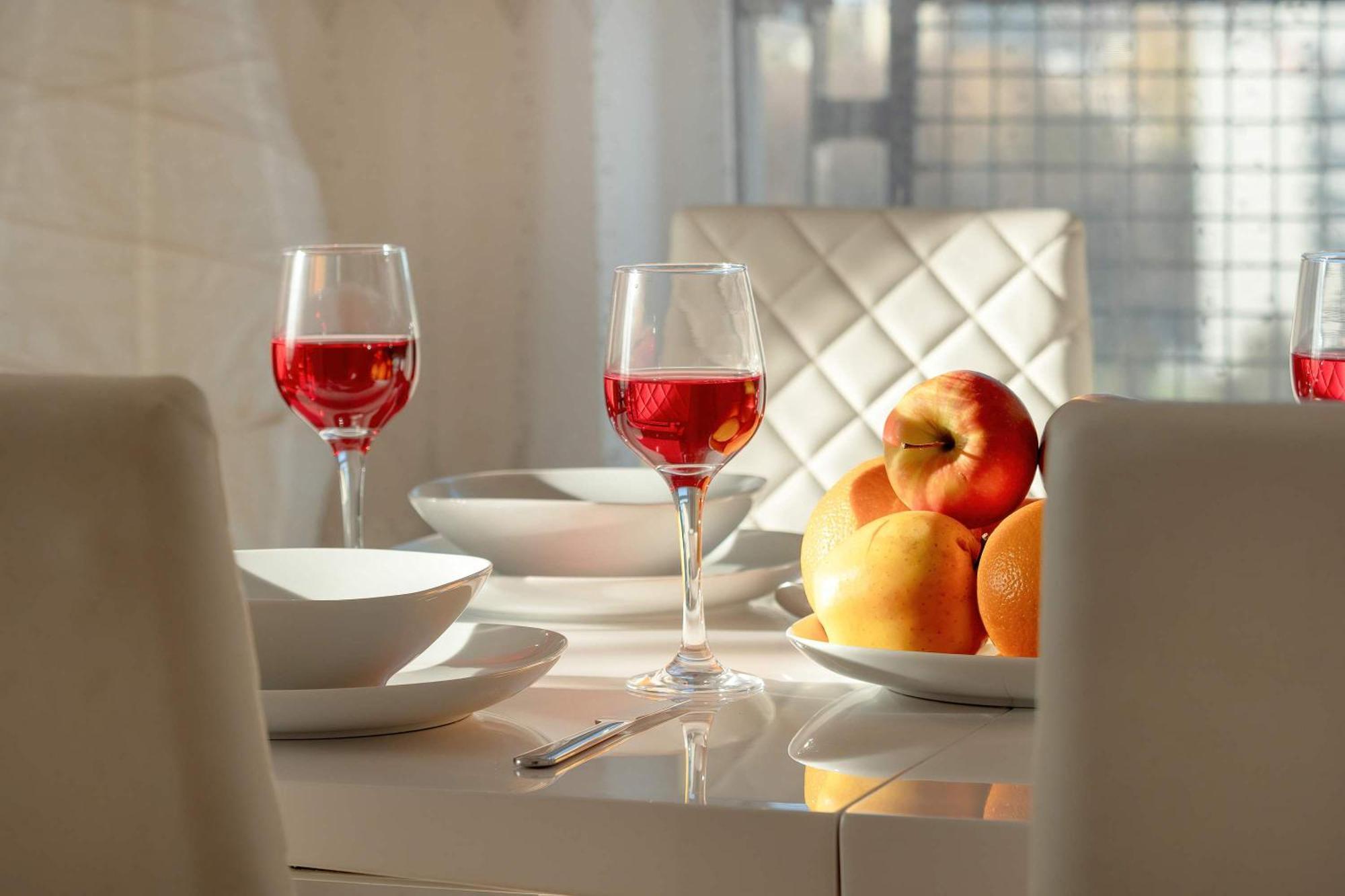 Exceptional 3-bedroom By Renters Apartament *